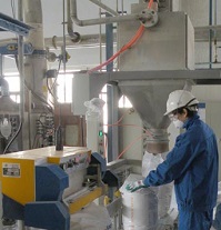 稱(chēng)重式灌裝機案例